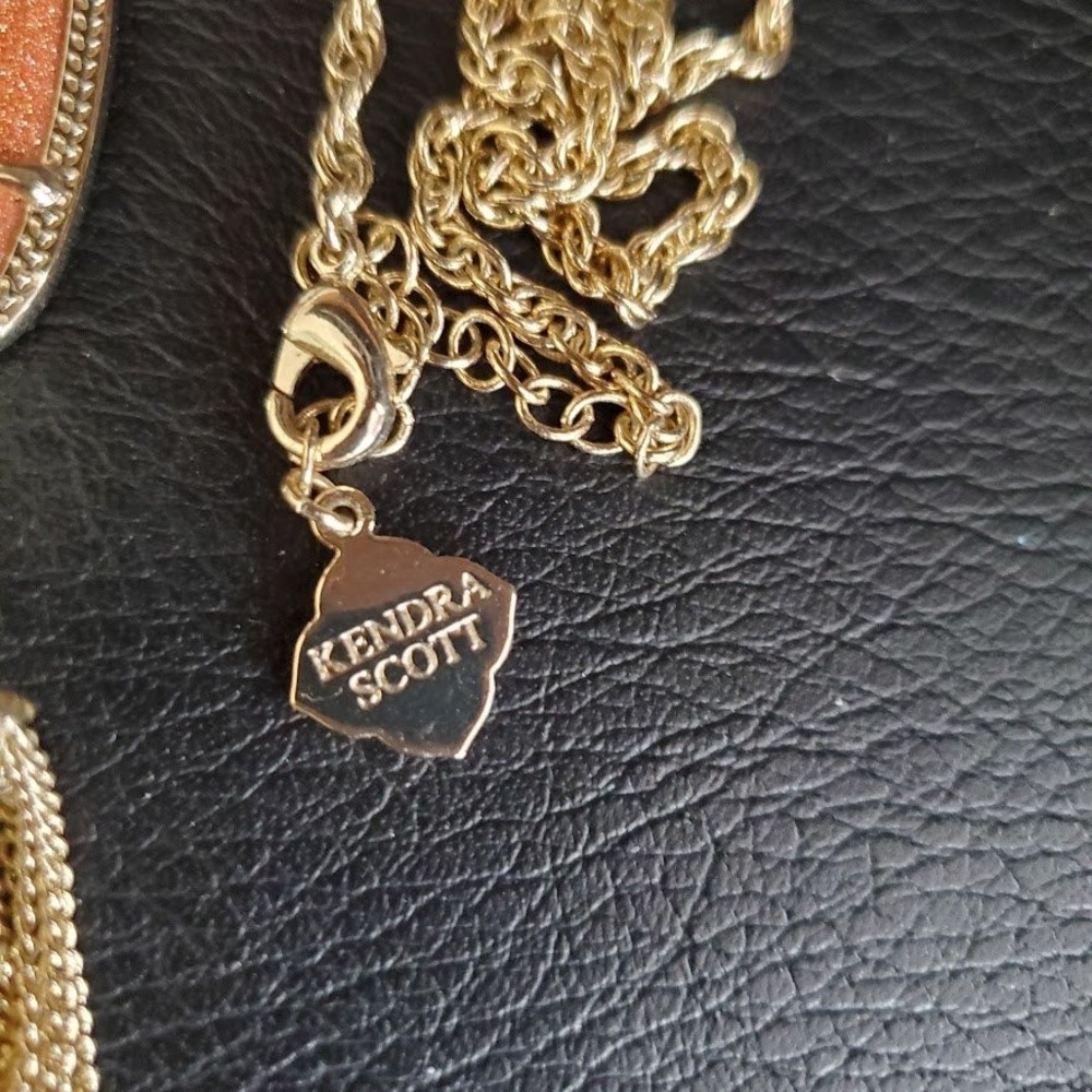 Kendra Scott Rayne Long Pendant Necklace Gold Stone Pendant Gold Plated - Picture 4 of 8